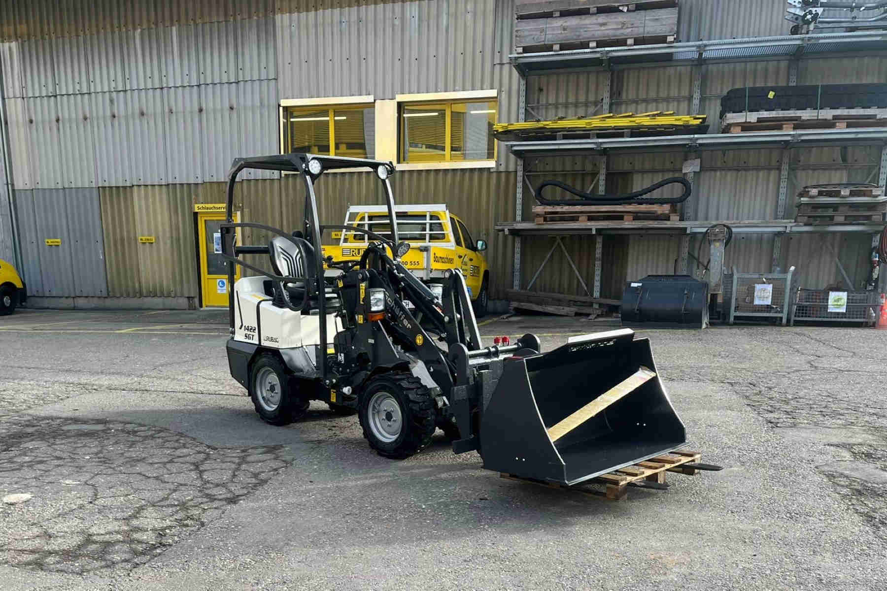 RUBA4336_2607404 vehicle image