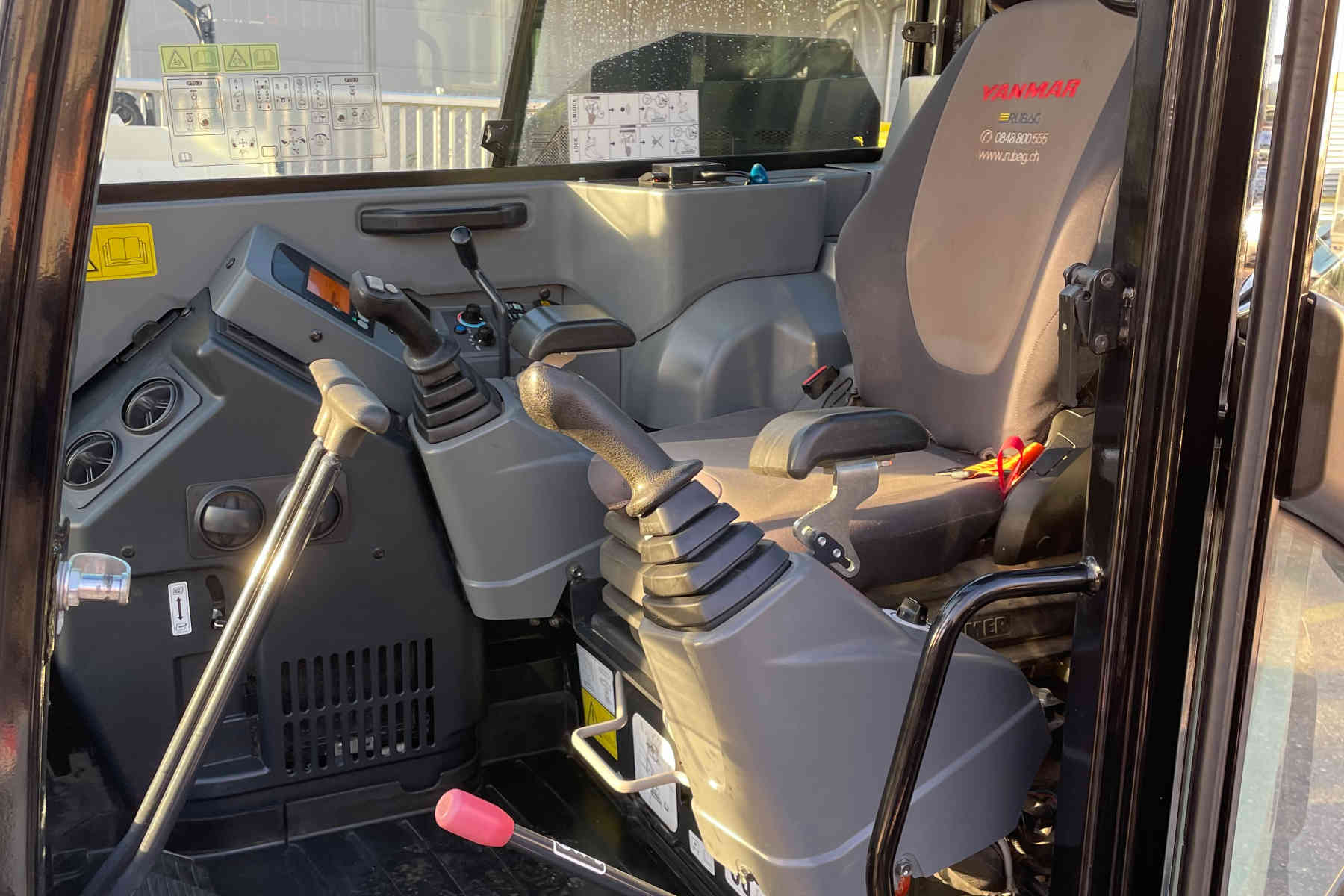 RUBA4336_2607410 vehicle image