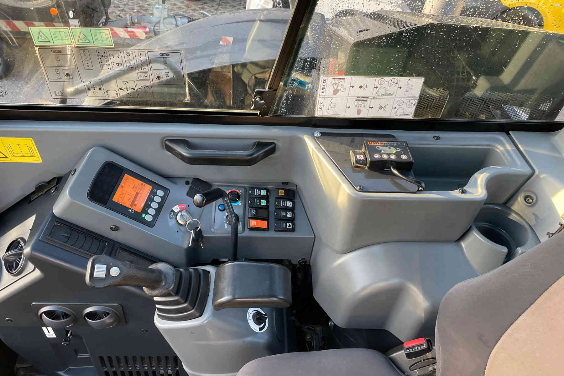 RUBA4336_2607410 vehicle image