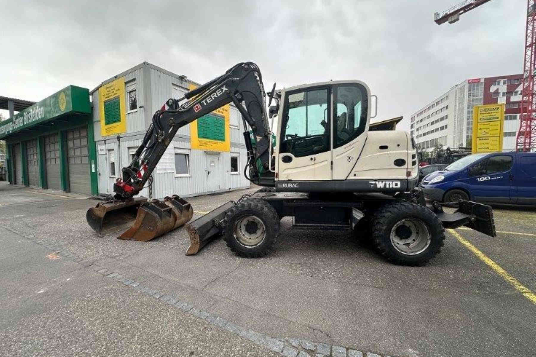 RUBA4336_2612959 vehicle image