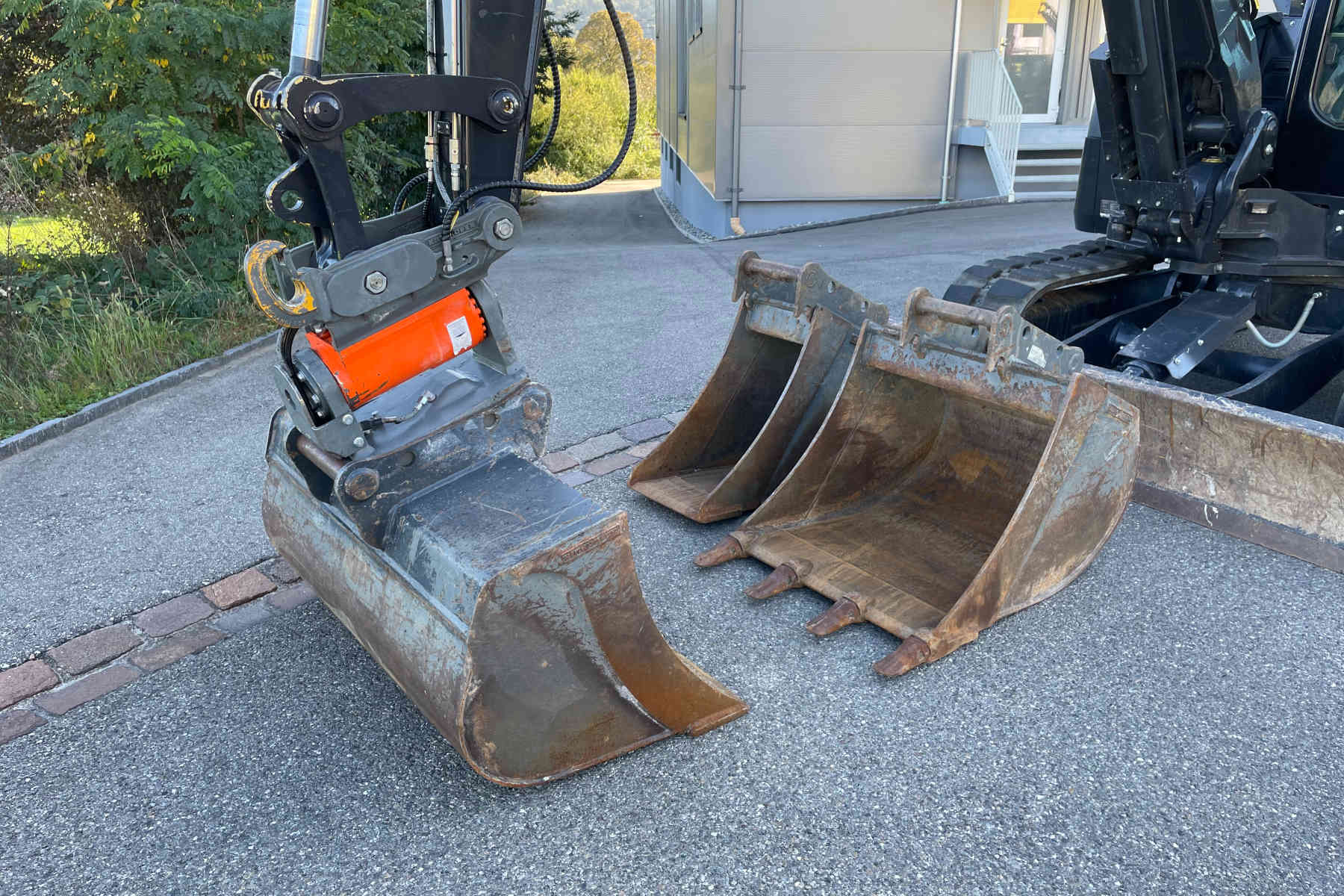 RUBA4336_2607410 vehicle image
