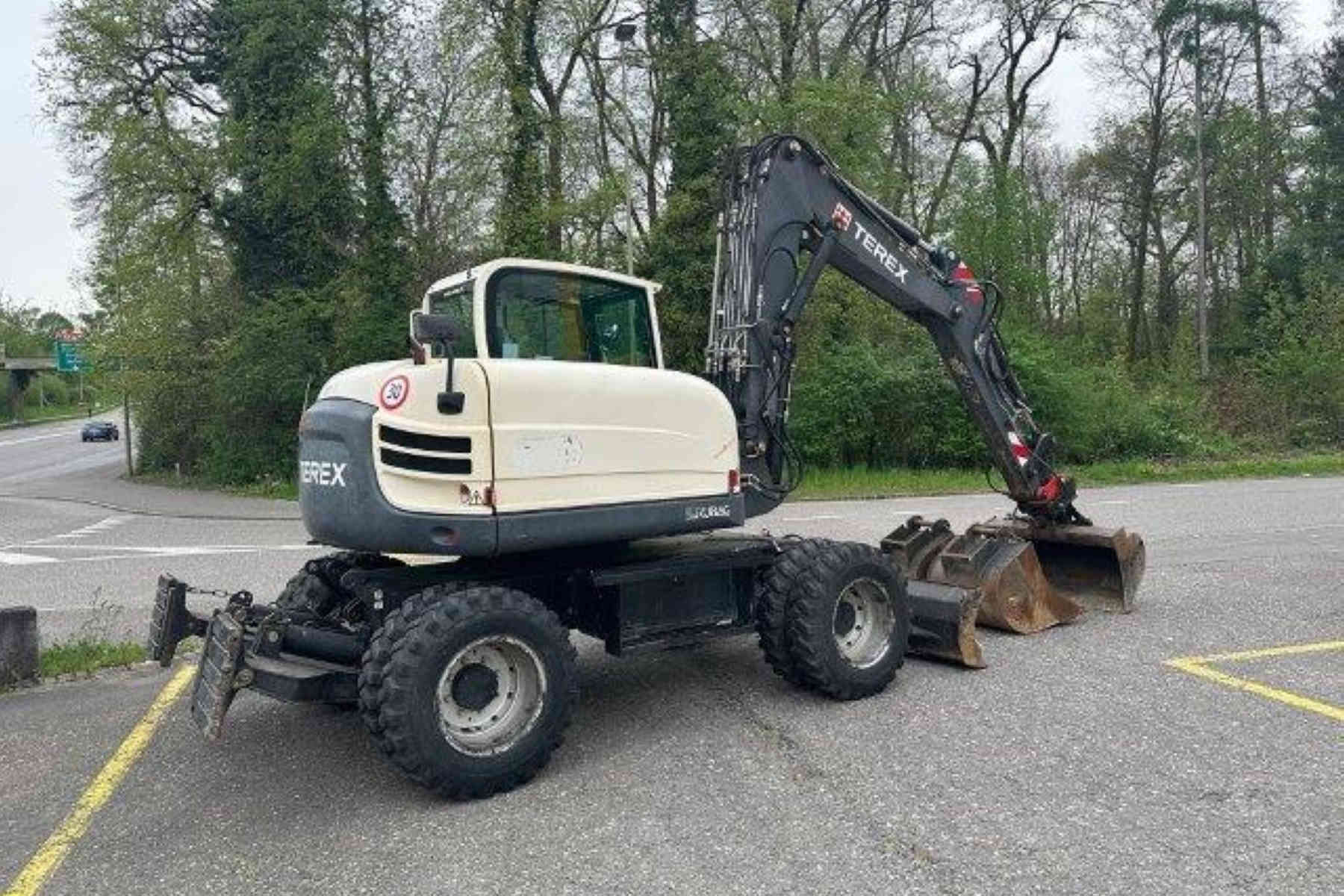 RUBA4336_2612959 vehicle image