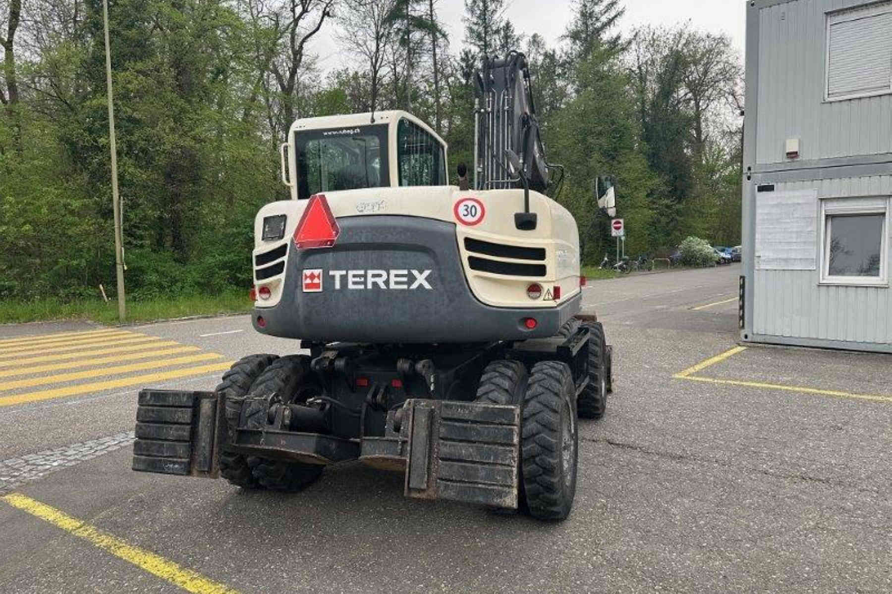 RUBA4336_2612959 vehicle image