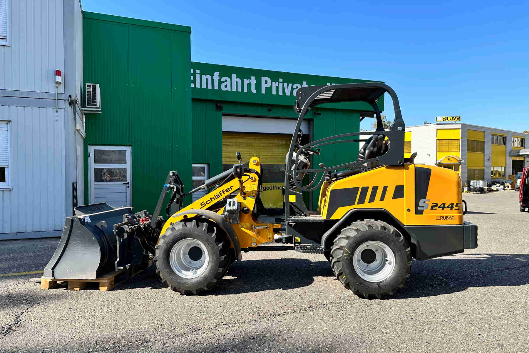 RUBA4336_2612953 vehicle image