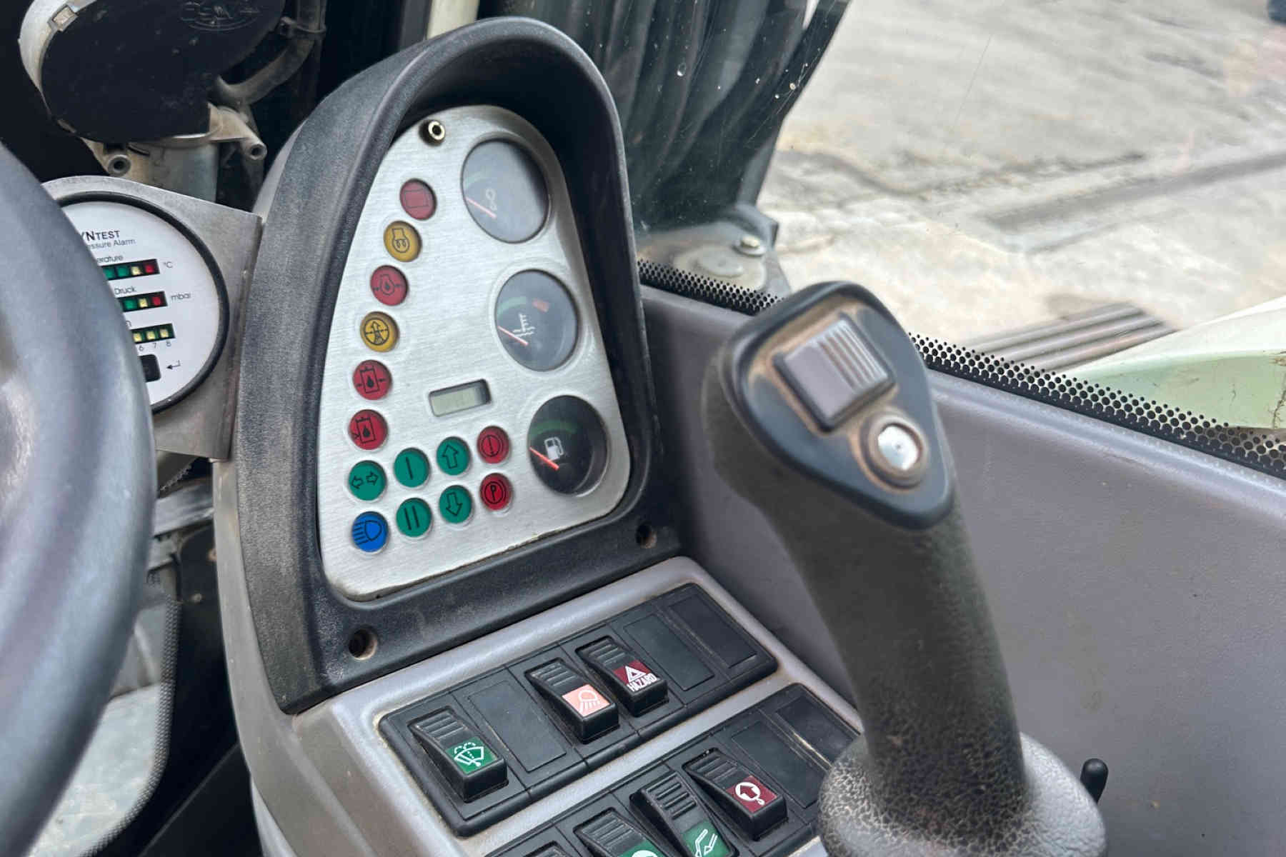 RUBA4336_2612959 vehicle image