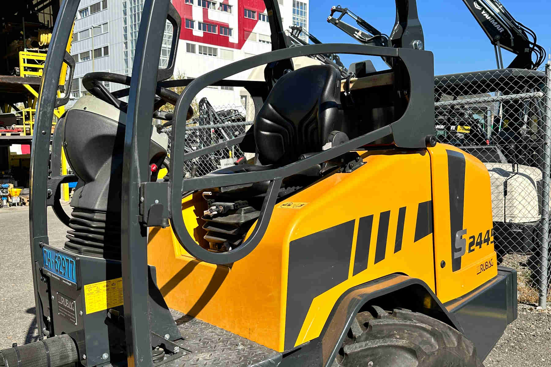 RUBA4336_2612953 vehicle image