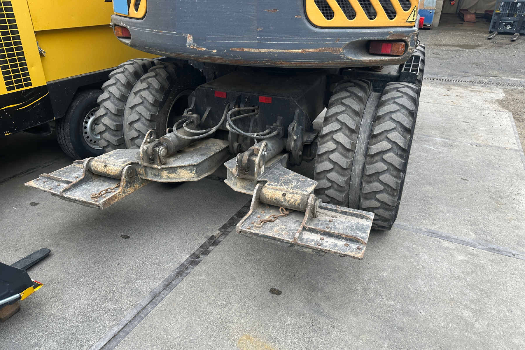 RUBA4336_2607431 vehicle image