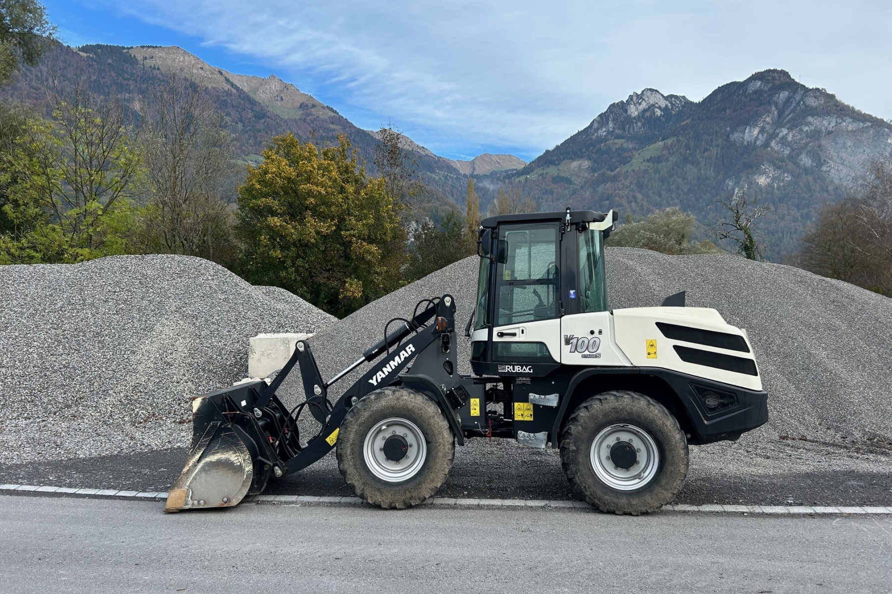 RUBA4336_2612977 vehicle image