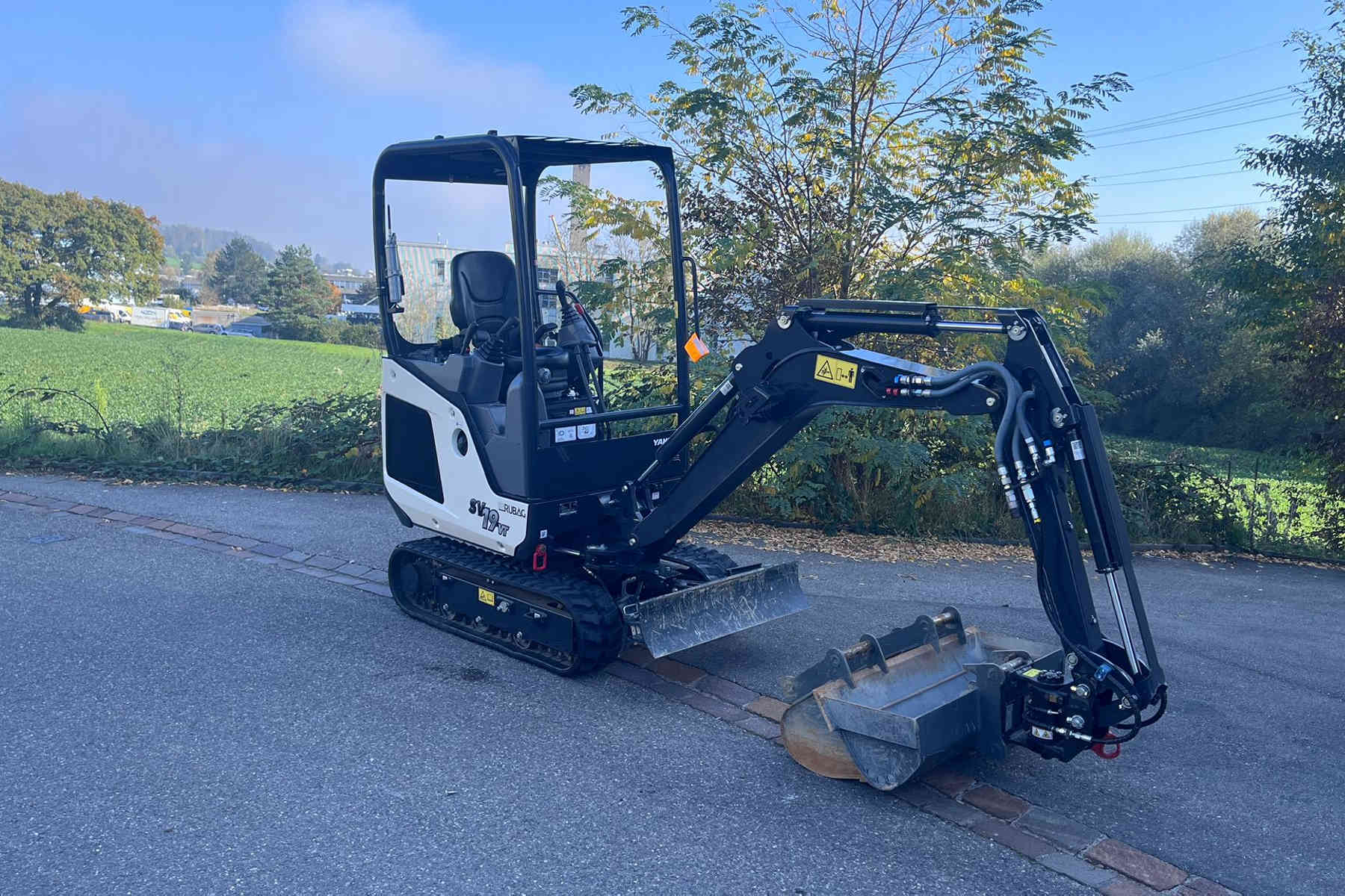 RUBA4336_2607433 vehicle image