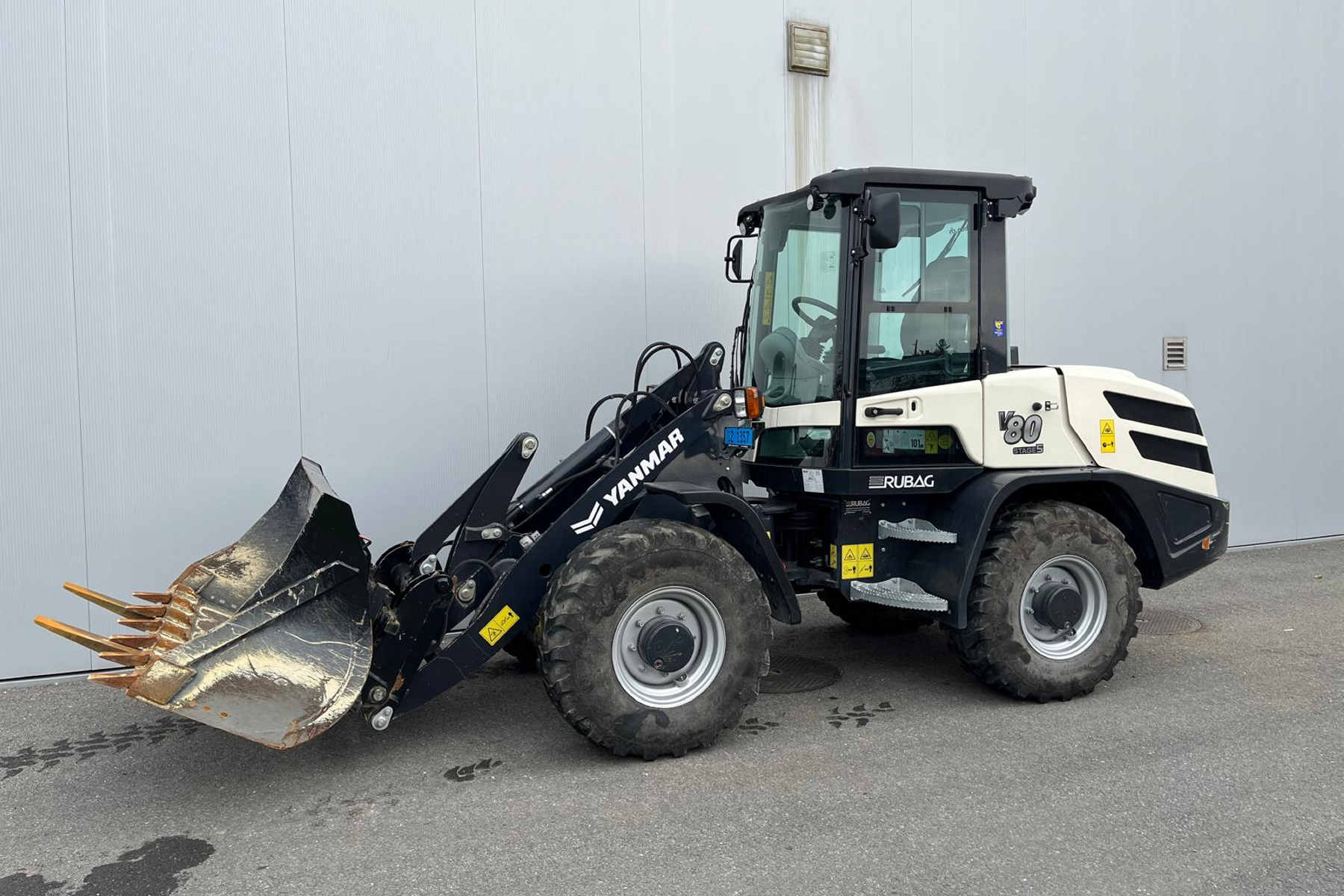 RUBA4336_2612949 vehicle image