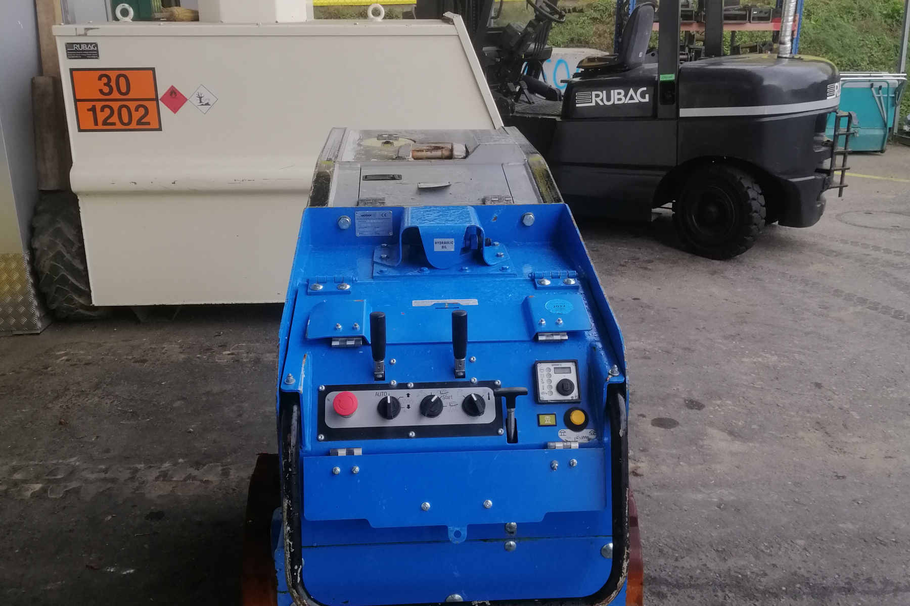 RUBA4336_2765043 vehicle image