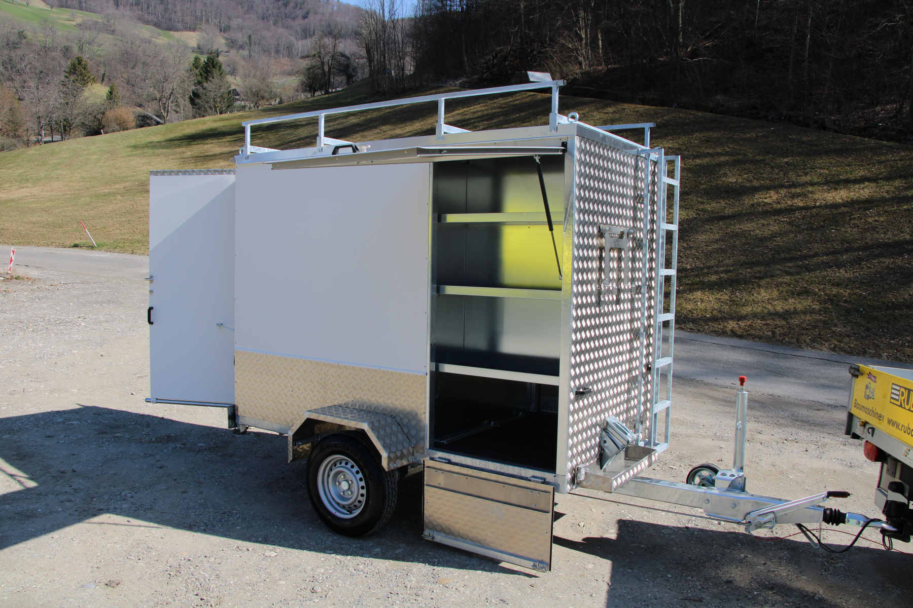 RUBA4336_2643624 vehicle image
