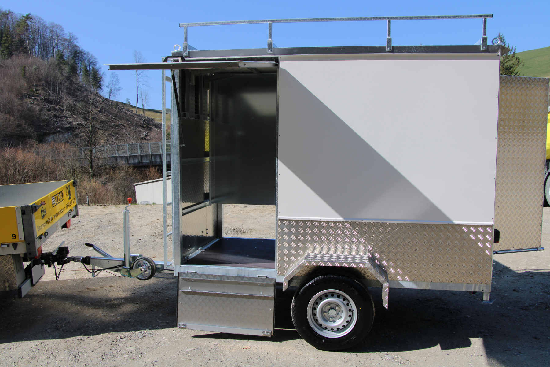 RUBA4336_2643624 vehicle image