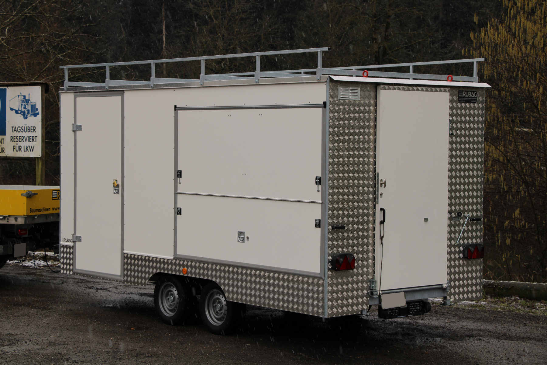 RUBA4336_2643625 vehicle image