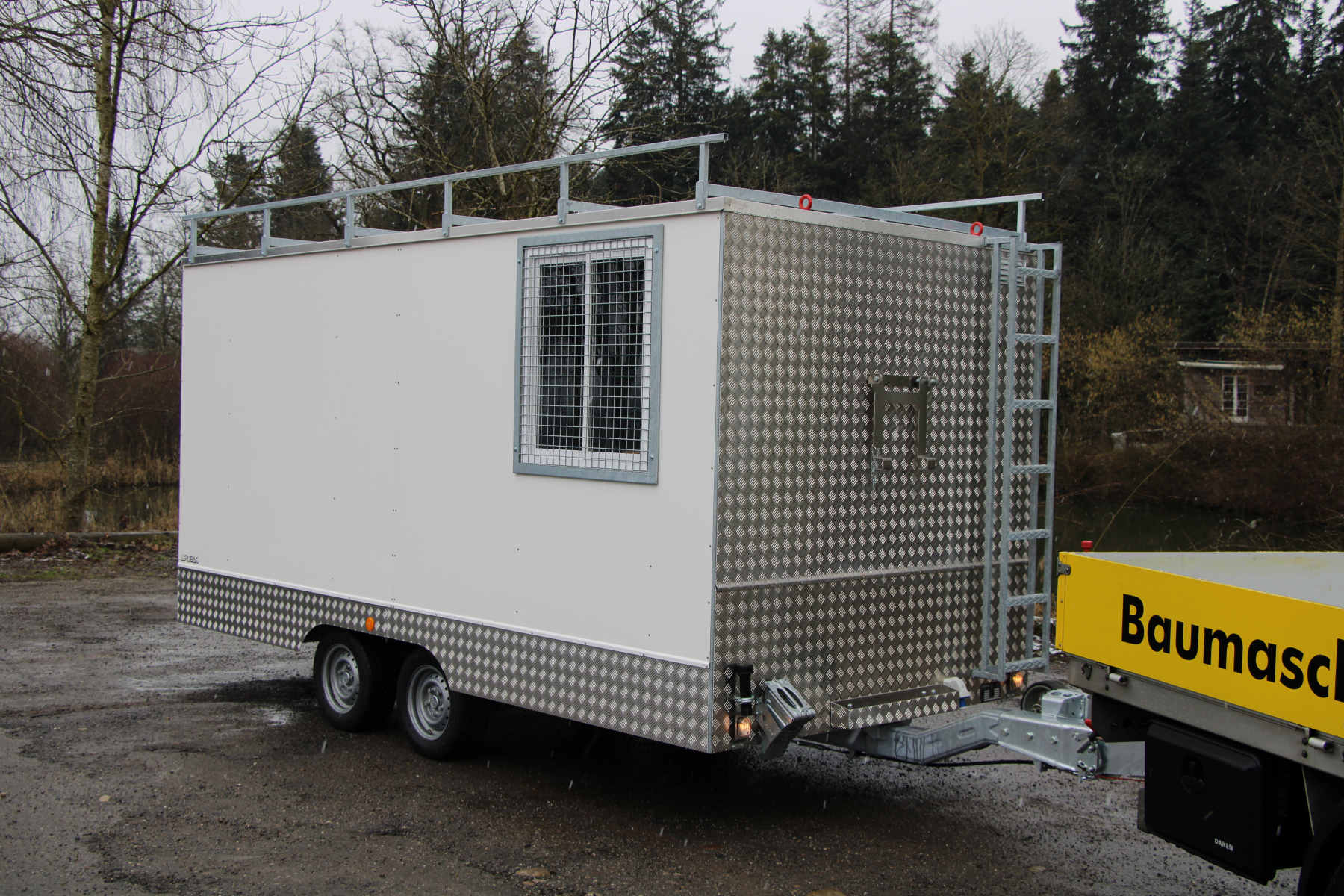 RUBA4336_2643625 vehicle image