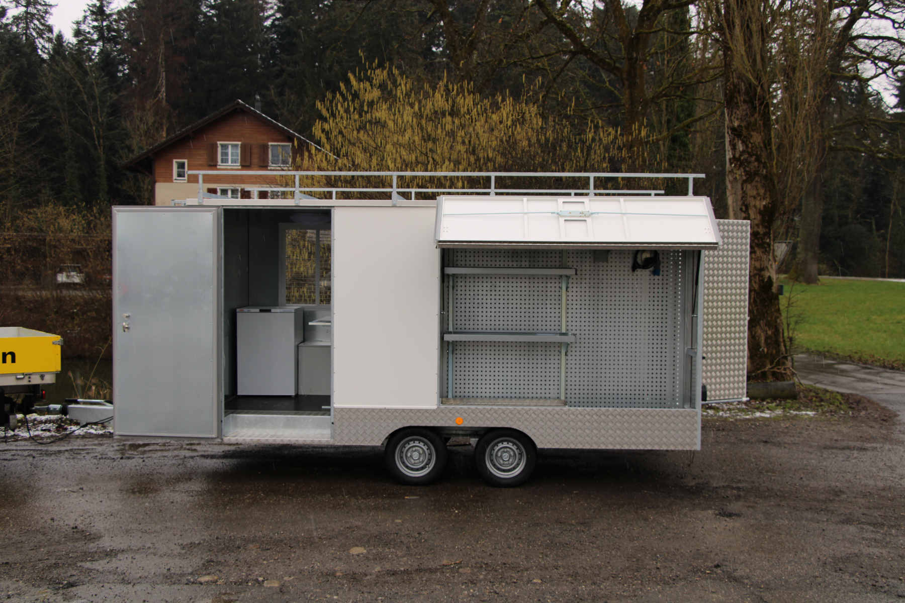 RUBA4336_2643625 vehicle image