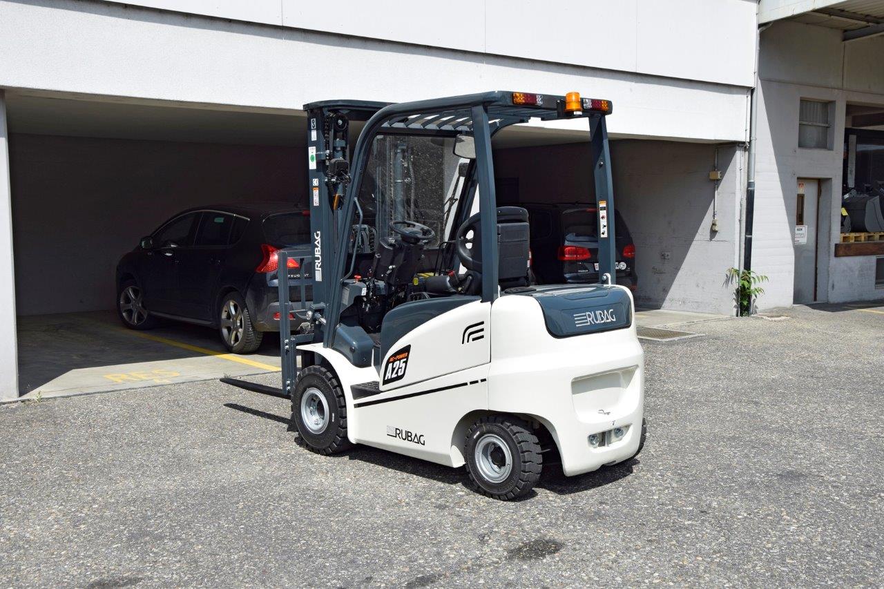 RUBA4336_2658663 vehicle image