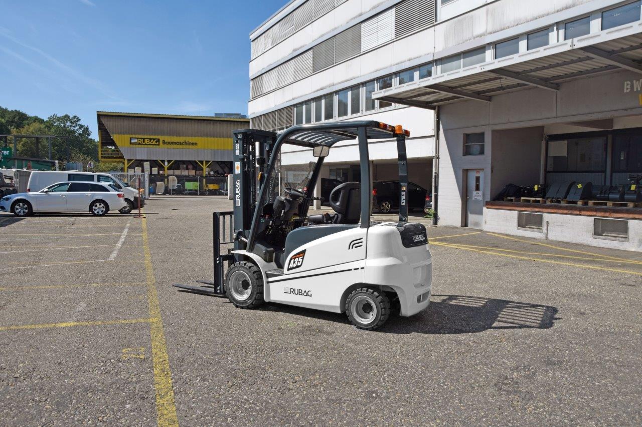 RUBA4336_2669245 vehicle image