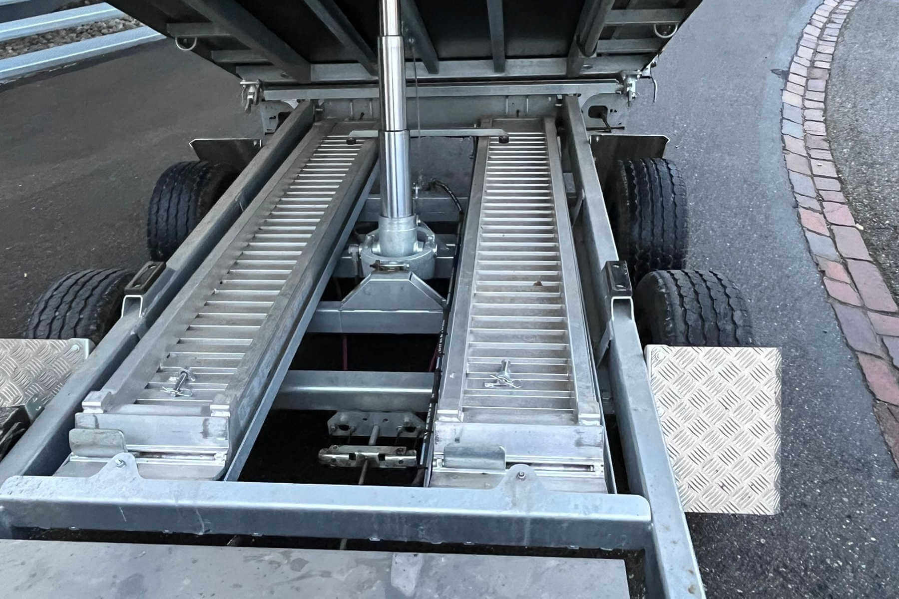 RUBA4336_2762881 vehicle image