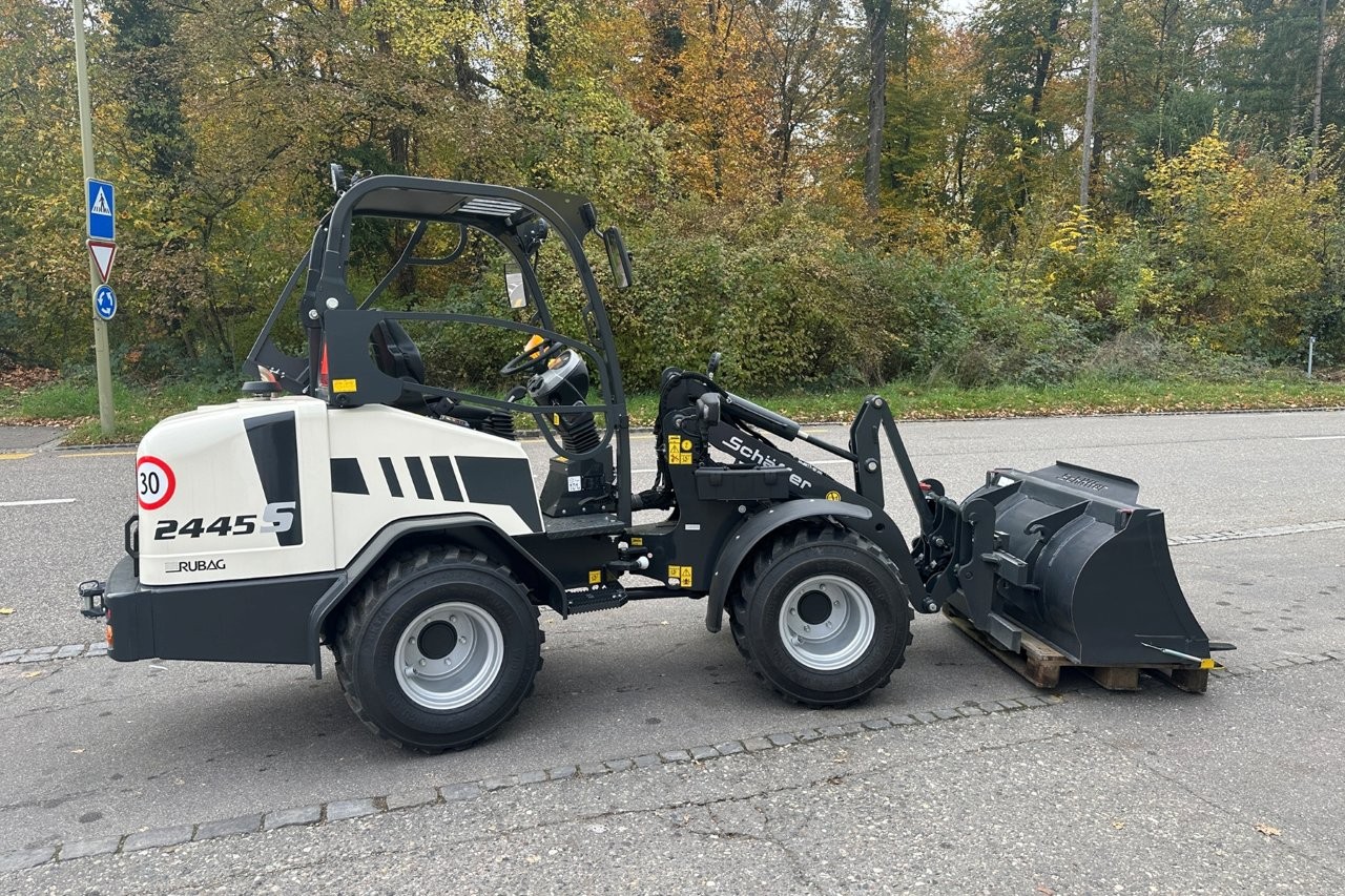 RUBA4336_2758728 vehicle image