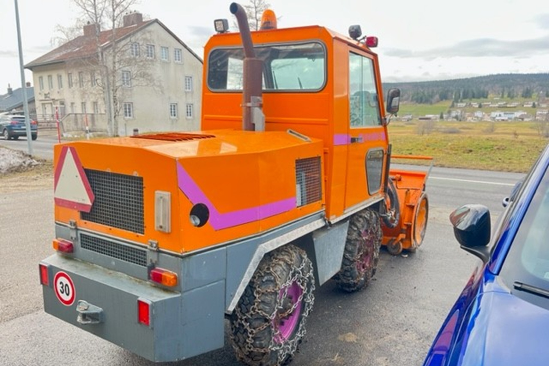 RUBA4336_2816433 vehicle image