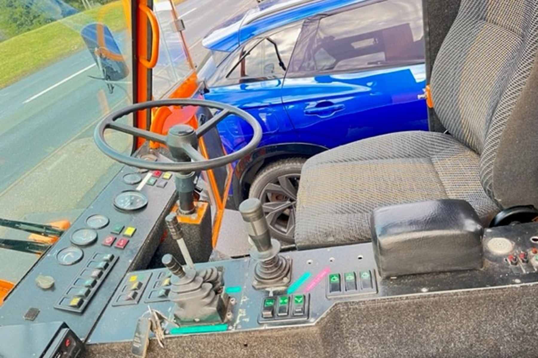 RUBA4336_2816433 vehicle image