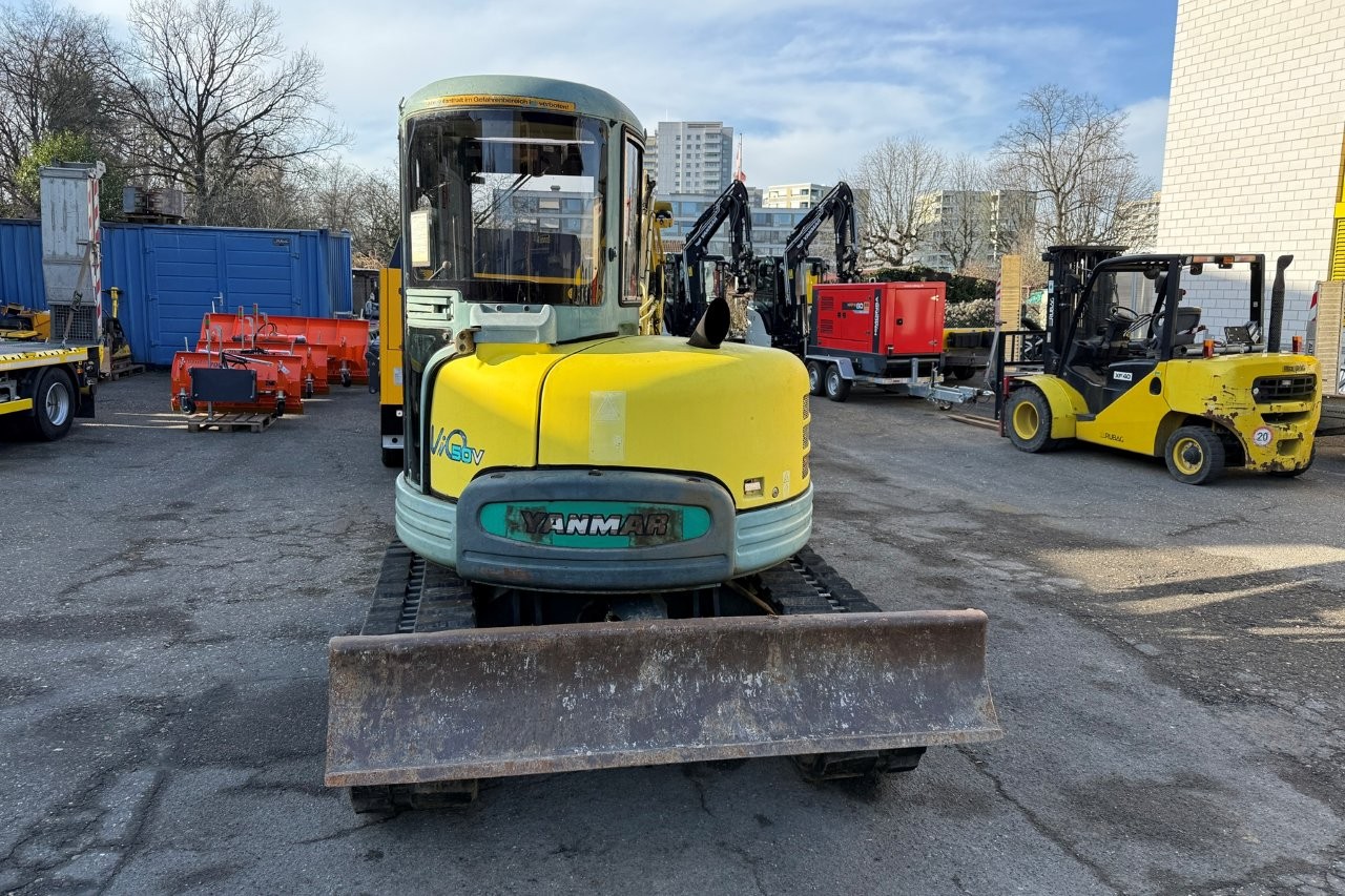 RUBA4336_2812404 vehicle image