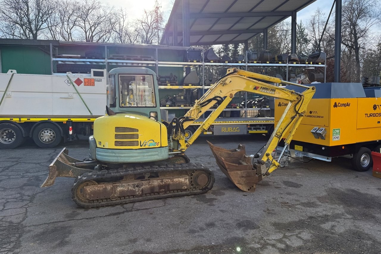 RUBA4336_2812404 vehicle image