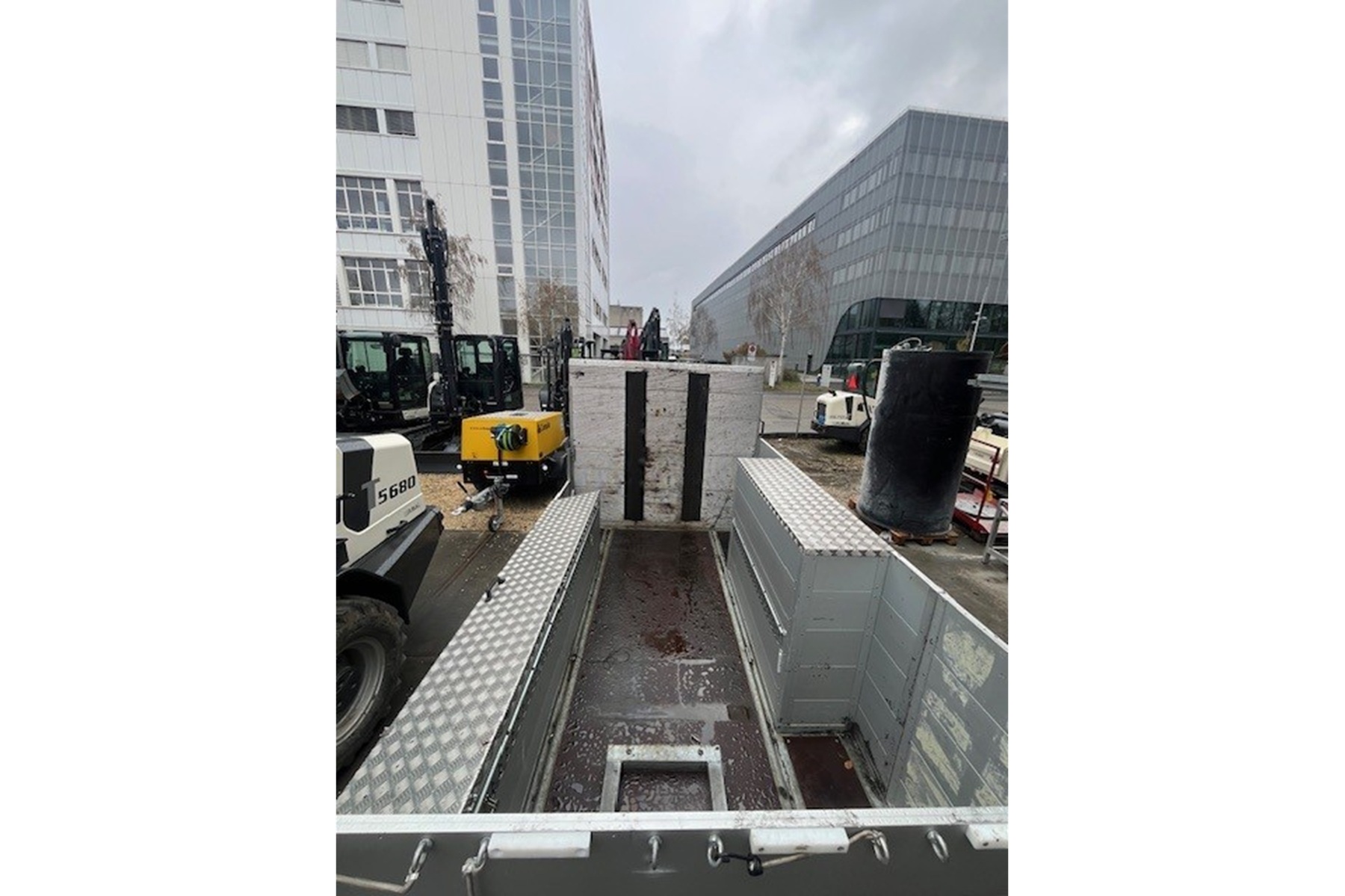 RUBA4336_2865990 vehicle image