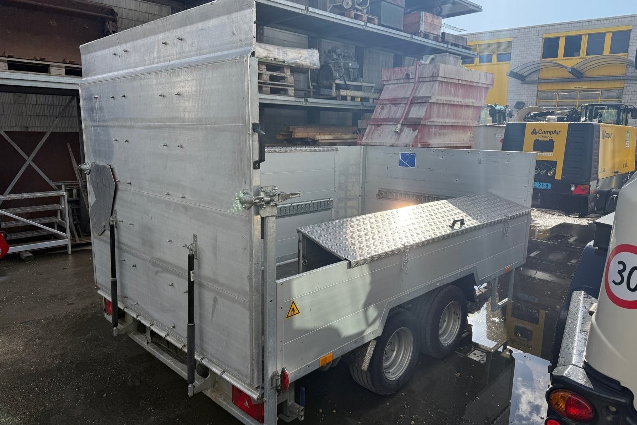 RUBA4336_2899463 vehicle image