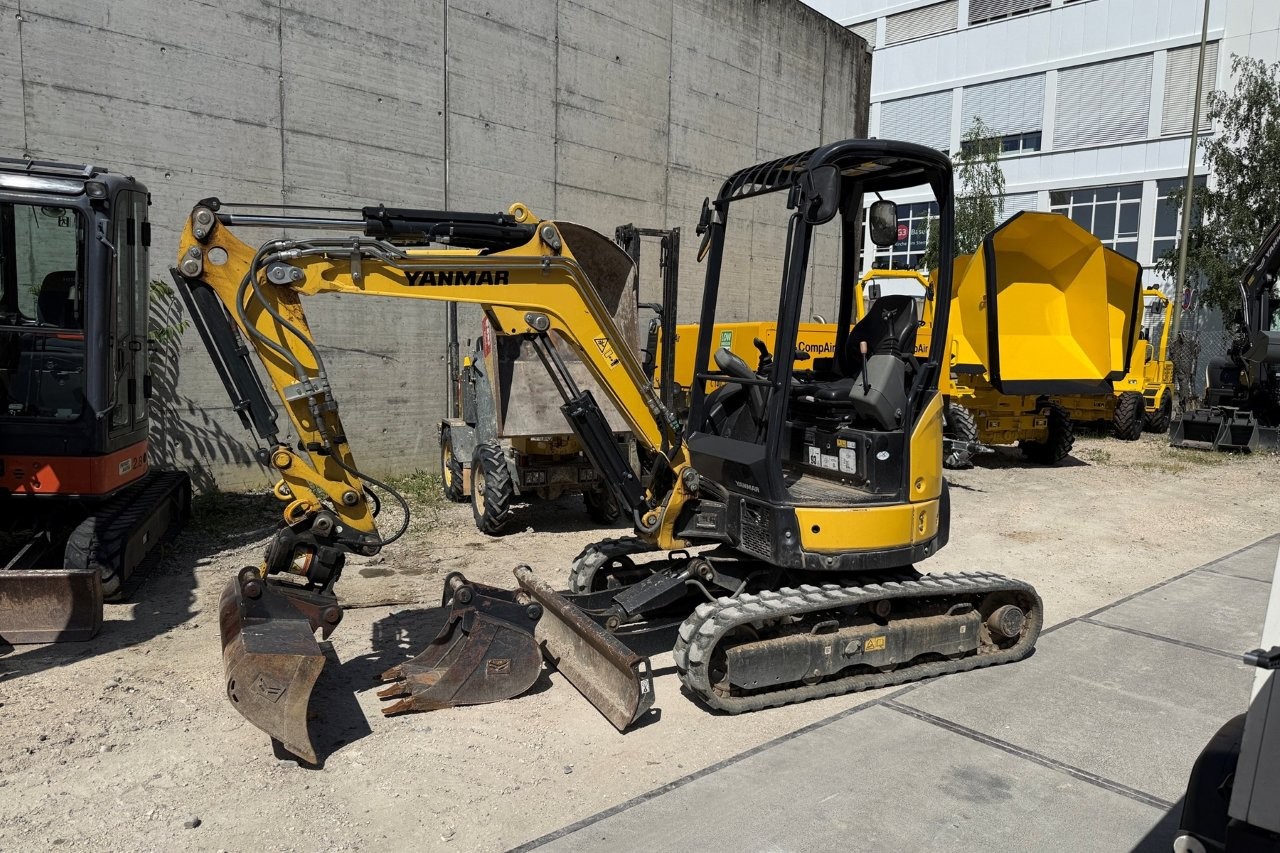 RUBA4336_3005474 vehicle image