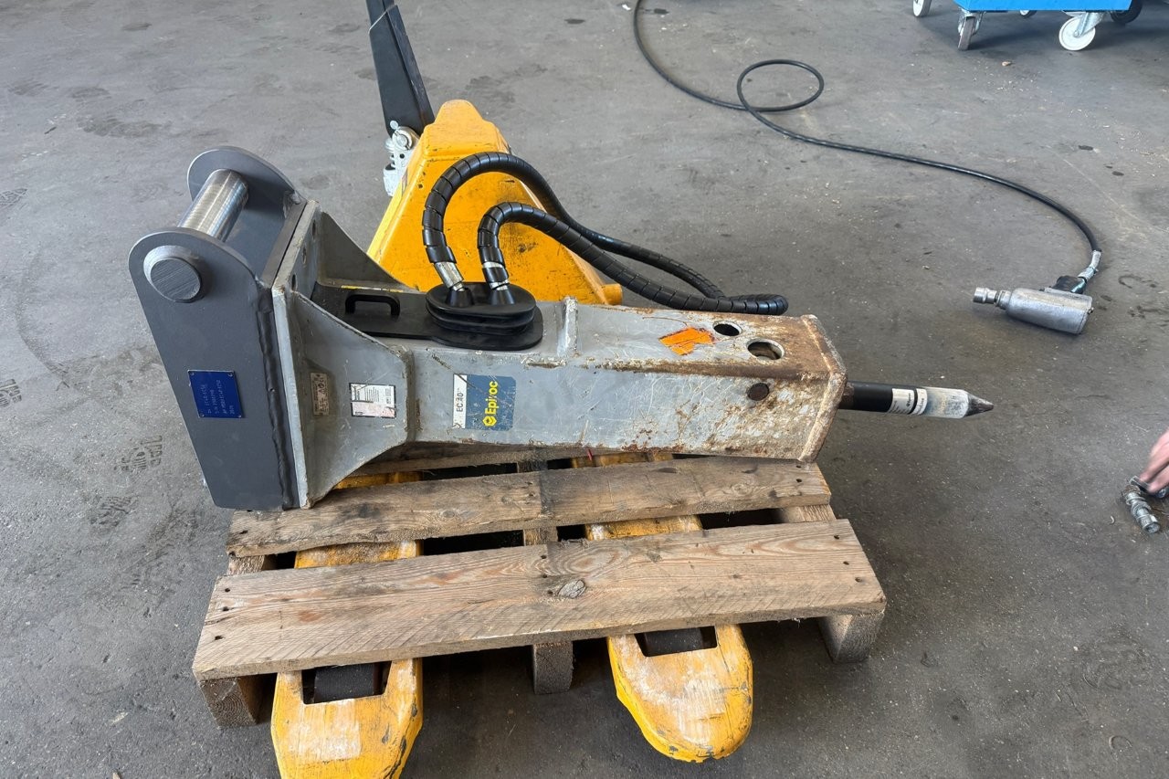 RUBA4336_3051612 vehicle image