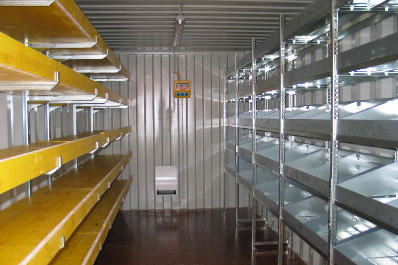 Innenausbau Container & Anhänger bei RUBAG Baumaschinen