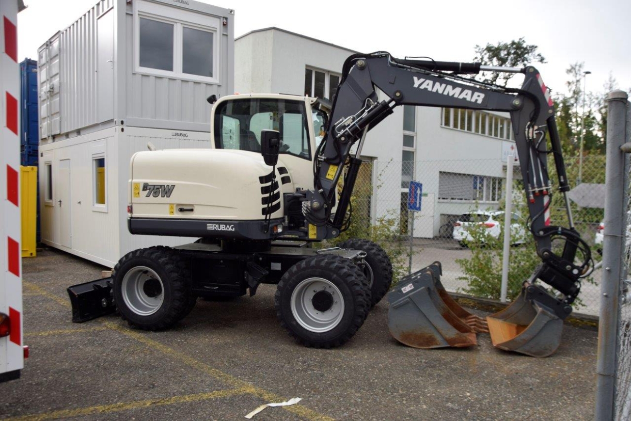 SCHAEFF Mobilbagger TW75 von rechts