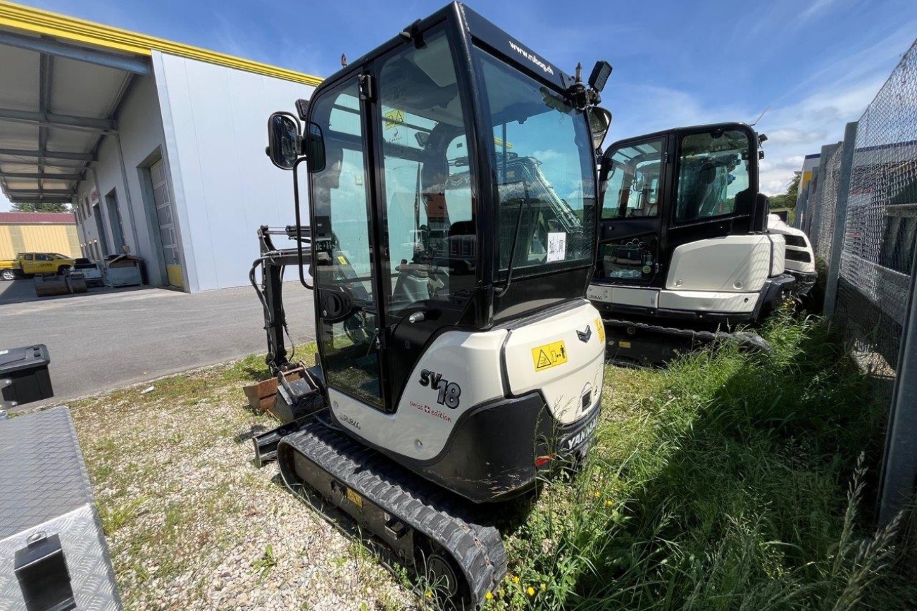 YANMAR Raupenbagger SV18 von hinten links