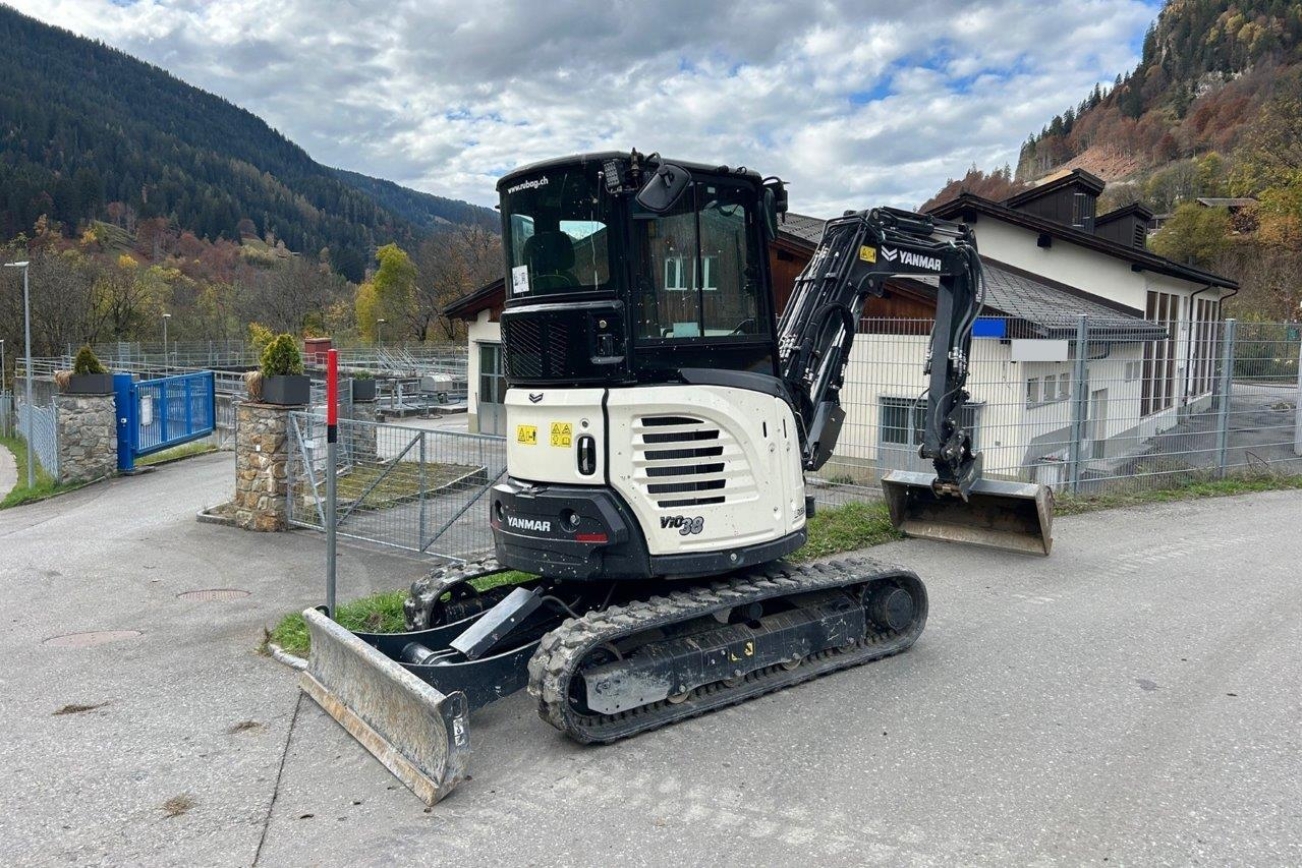 YANMAR Raupenbagger ViO38 von rechts hinten