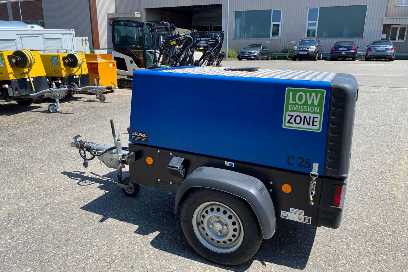 COMPAIR Kompressor C25 von der linken Seite
