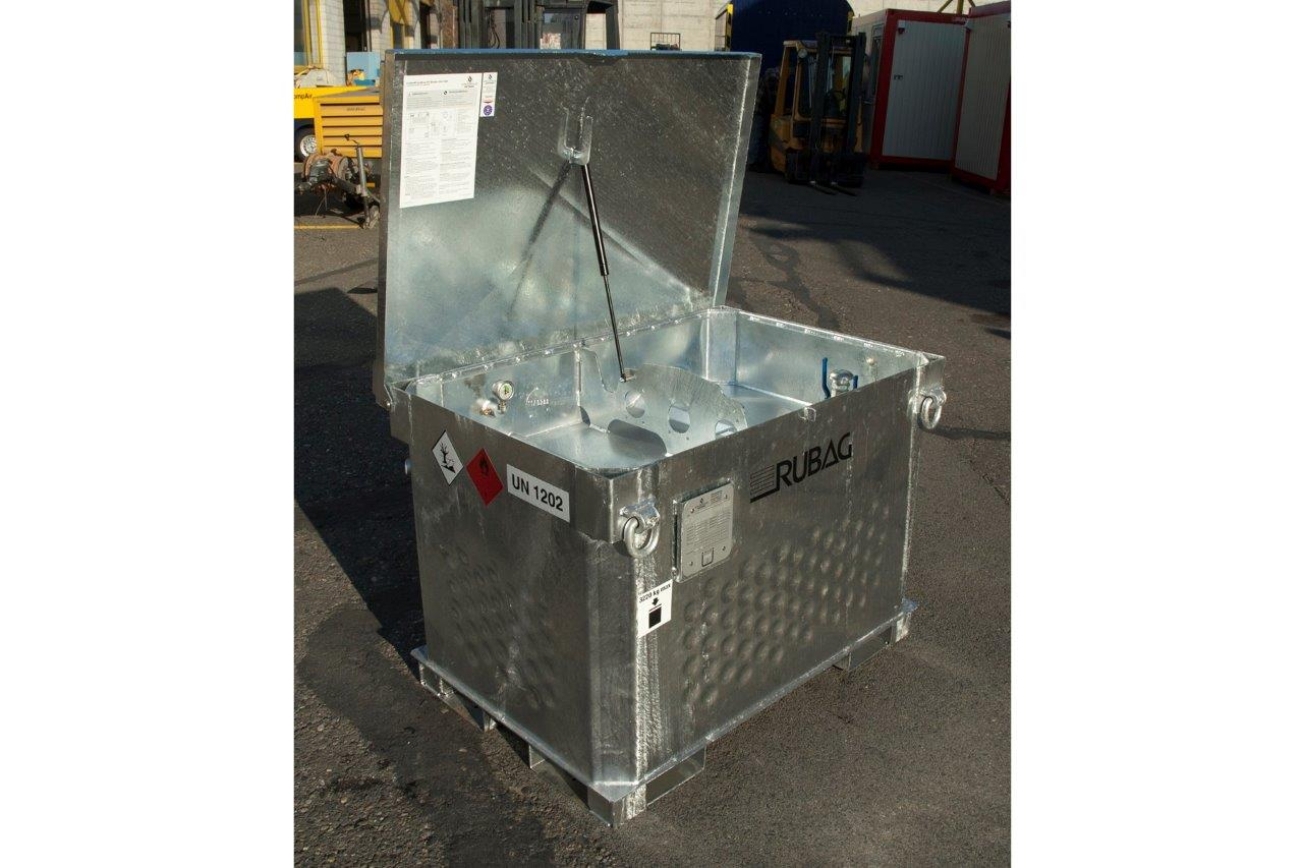 Mobile Tankanlage DT Quadro 330 von vorne Deckel offen
