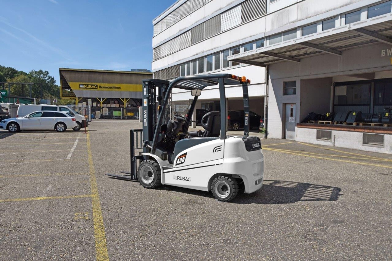 RUBAG Elektro-Stapler A35 von der linken Seite