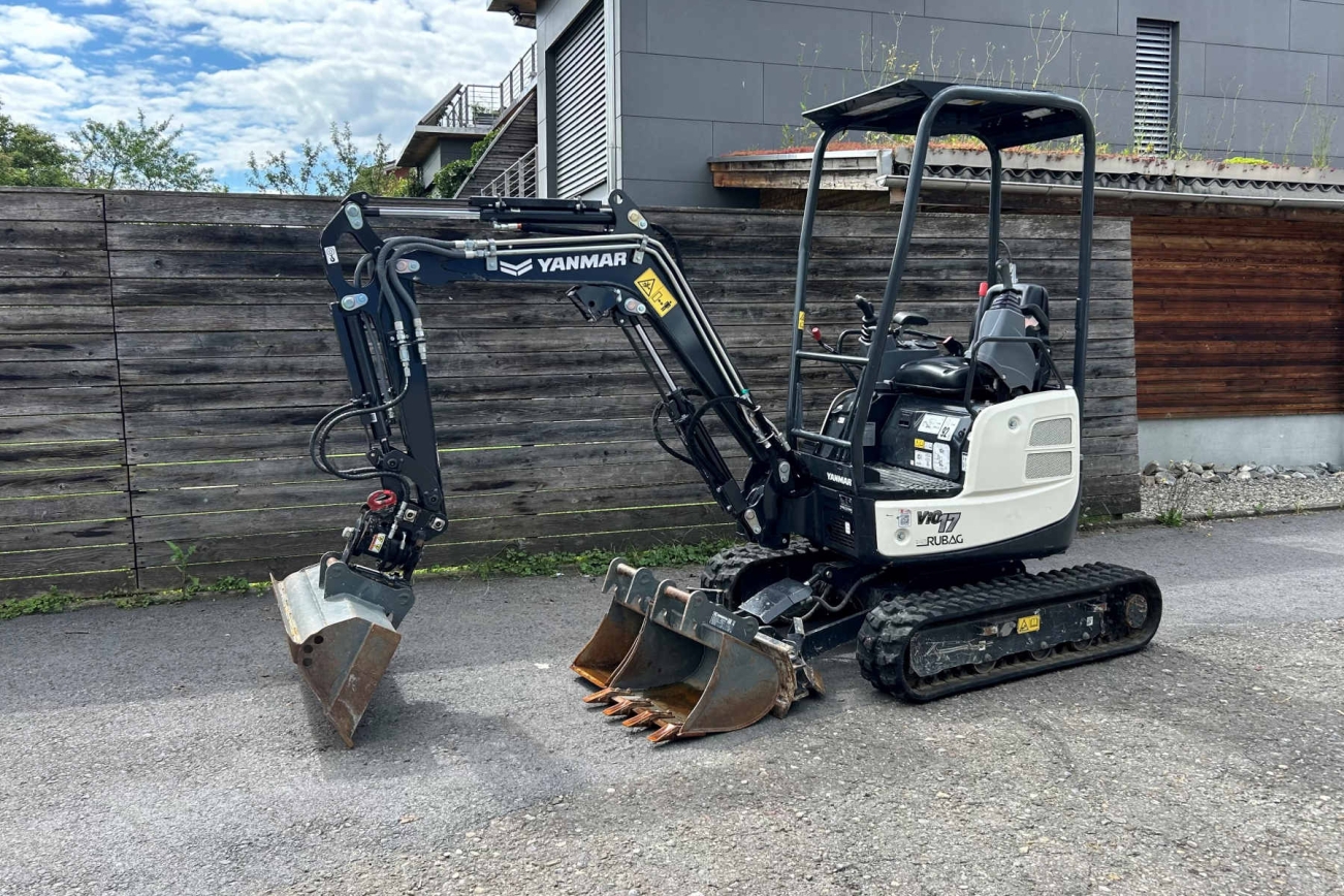 YANMAR Raupenbagger ViO17-1 von links