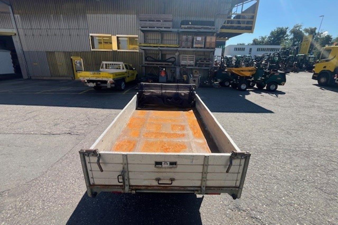 AEBI Transportanhänger K32-CH von der Ladebrücke