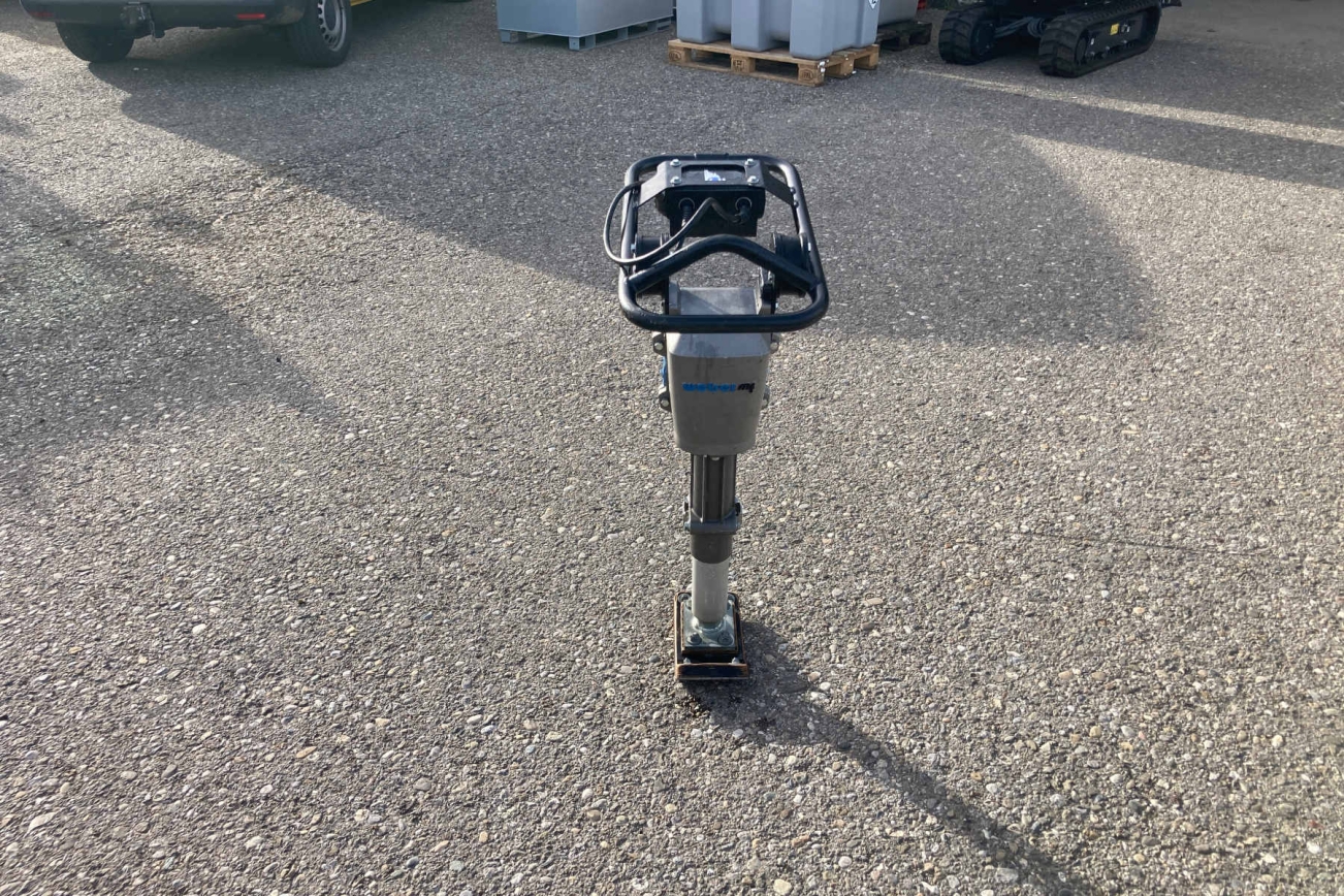 WEBER Vibrostampfer SRE 300 von vorne