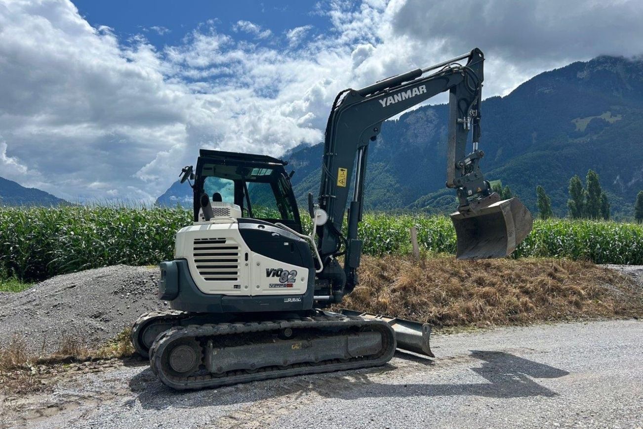 YANMAR Raupenbagger ViO82 von der rechten Seite