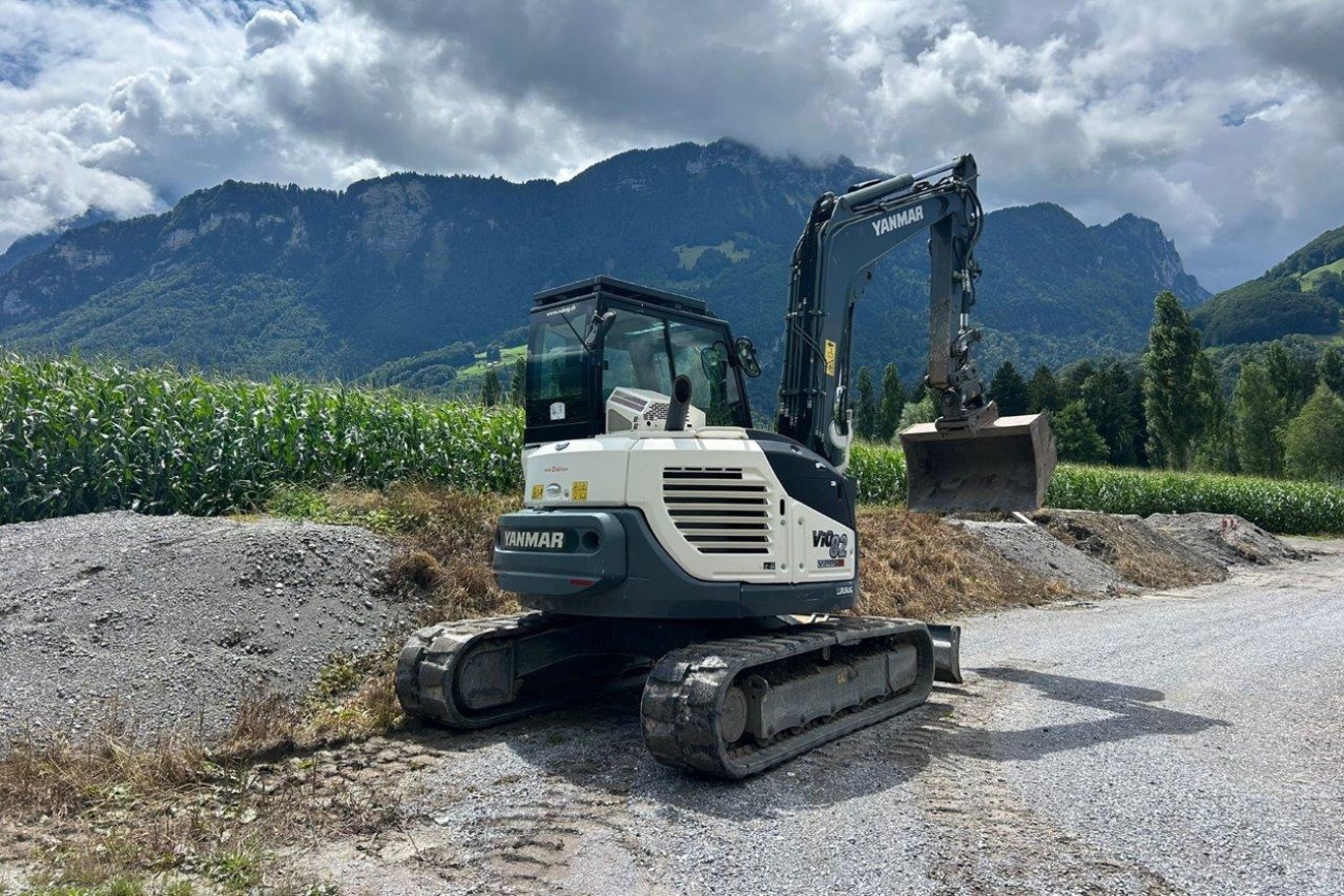 YANMAR Raupenbagger ViO82 von hinten rechts