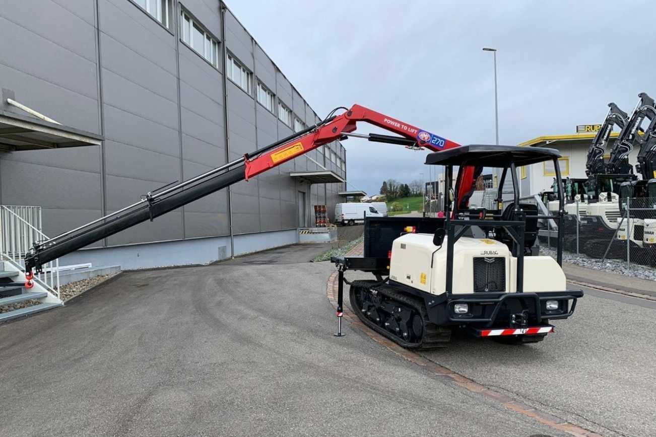 YANMAR Raupendumper C30-3 mit ausgefahrenem Kran HMF 270
