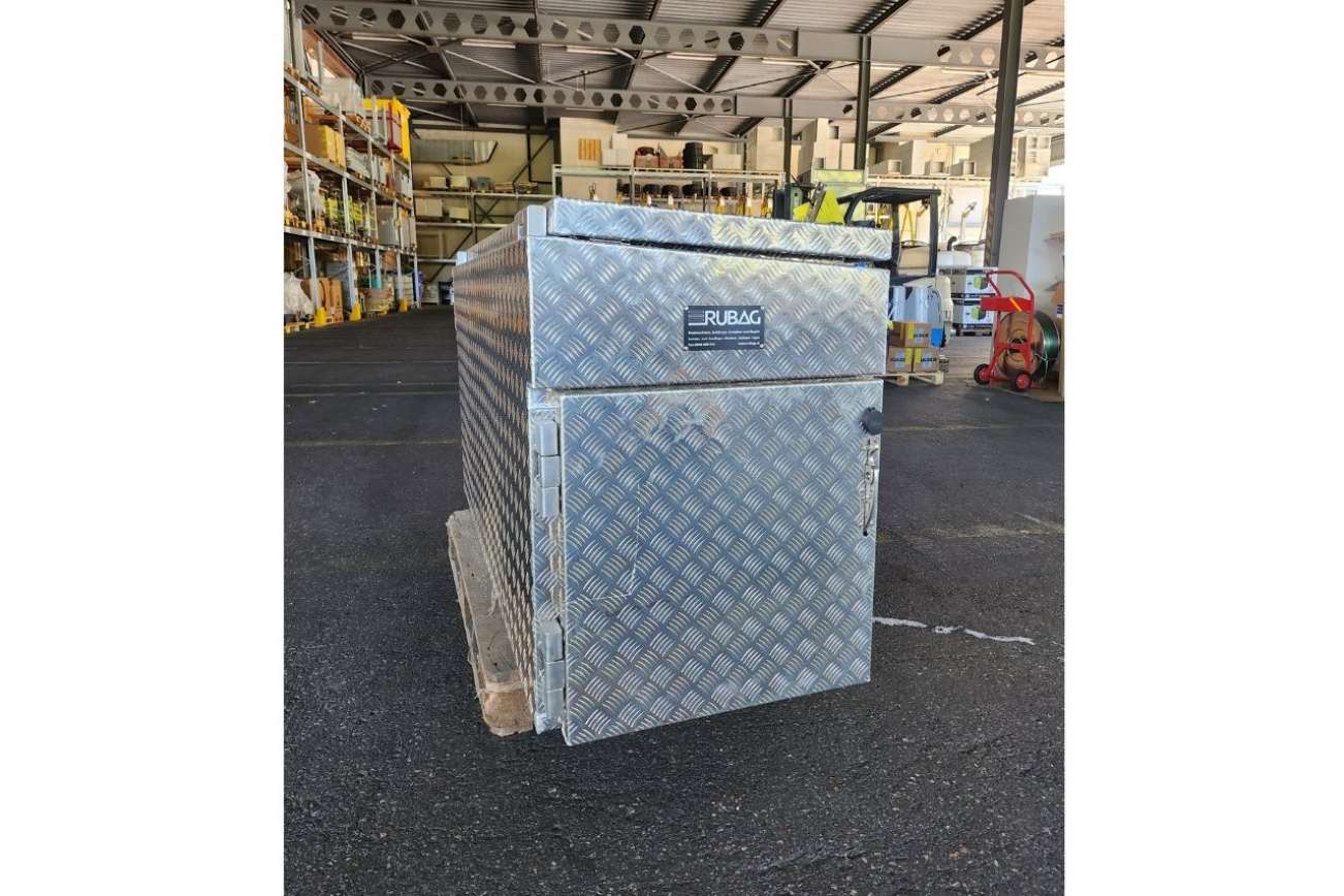 RUBAG Werkzeugkiste RC1850 Comfort von der Seite mit Kratzer