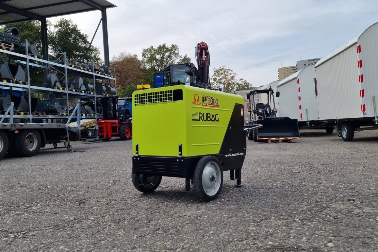 PRAMAC Stromerzeuger P9000 Notstrom von schräg hinten