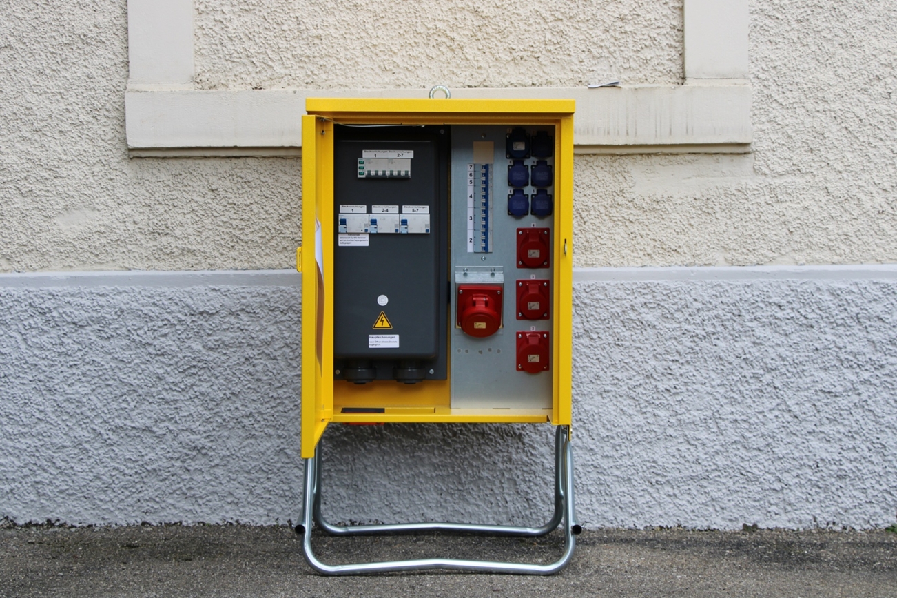 RUBAG-Stromverteiler V100-22 von vorne