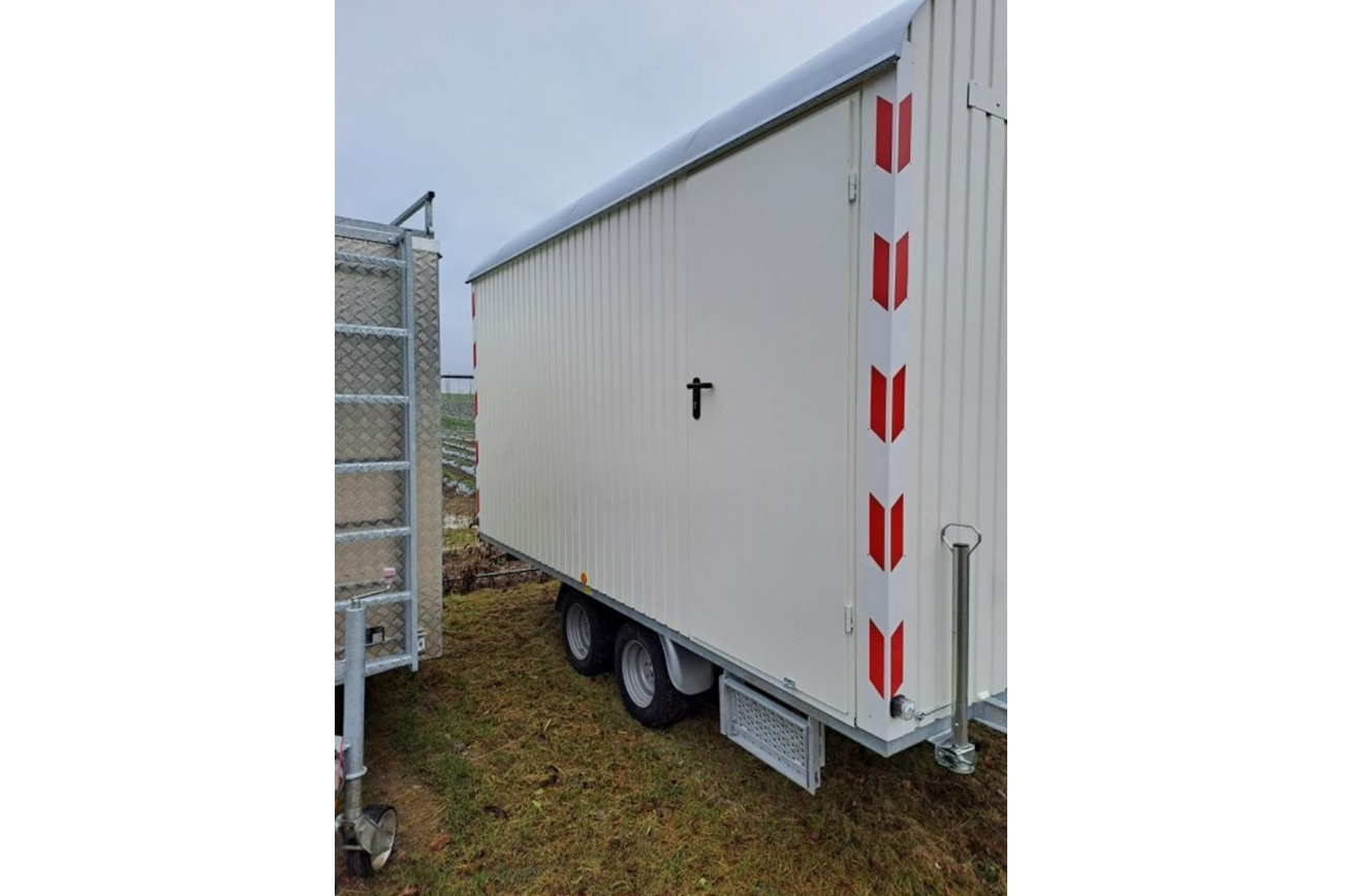 RUBAG Baustellenwagen AT400 von der rechten Seite