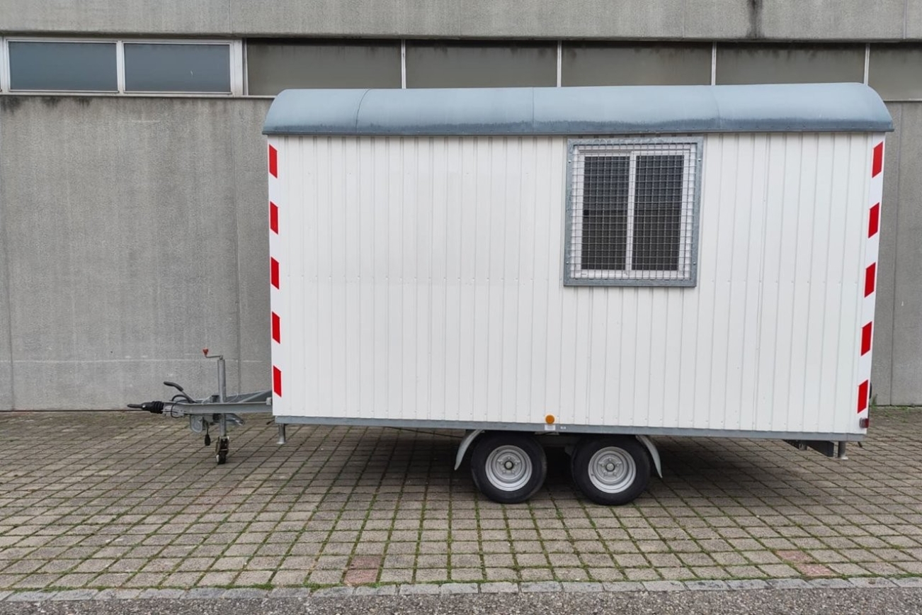 RUBAG Baustellenwagen AT 400 von der linken Seite